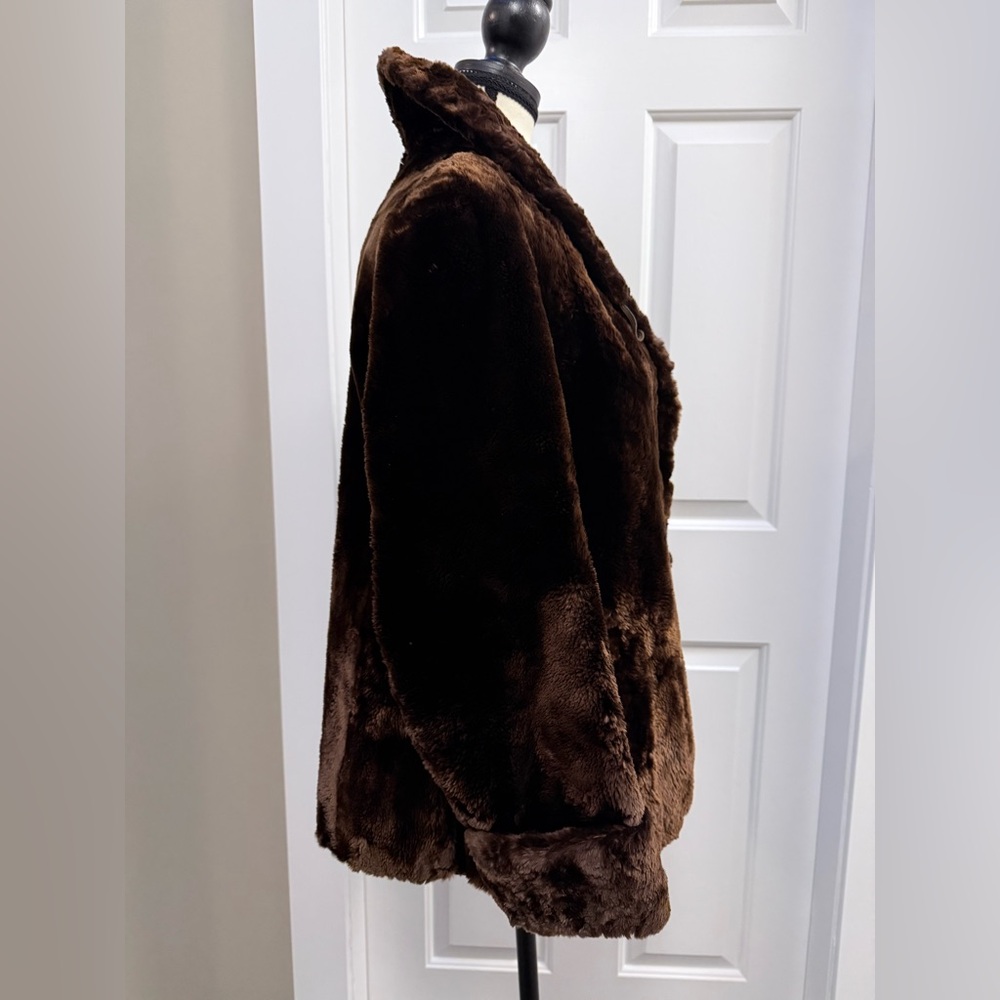 M. HURTIG & SON FURS Stunning Jacket - Picture 3 of 14